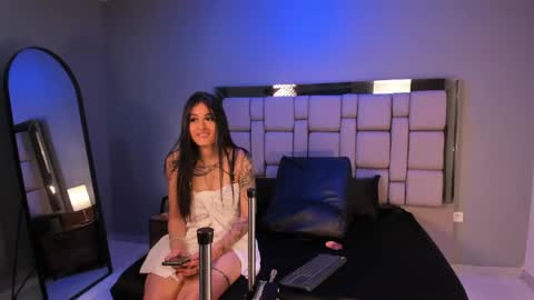 Snapshot of belanny_ chatting on May 17, 2026, 4:21 am Bella online show from May 17, 2026, 4:21 am