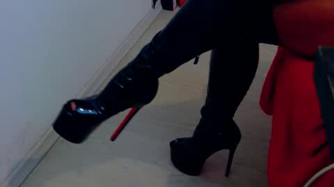 BelatrixDomme online show from May 16, 2026, 6:43 am