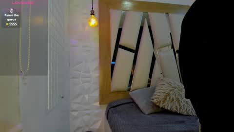 Bella online show from December 20, 2024, 3:31 pm