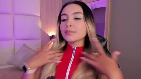 Bella cam online show from September 15, 2025, 7:25 pm