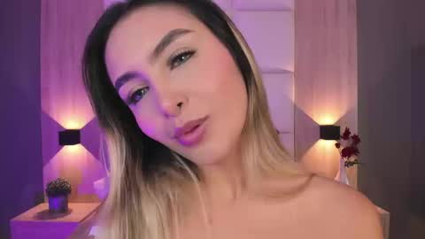 Bella cam online show from September 19, 2025, 9:15 pm