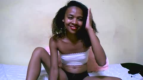 bella193999 online show from December 22, 2024, 12:38 pm