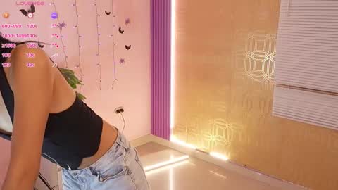 Snapshot of bella19__ chatting on October 18, 2025, 8:42 pm bella19 online show from October 18, 2025, 8:42 pm