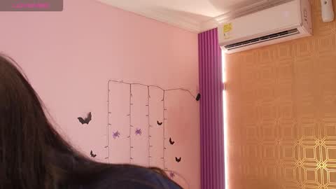 Snapshot of bella19__ chatting on October 30, 2025, 9:04 pm bella19 online show from October 30, 2025, 9:04 pm