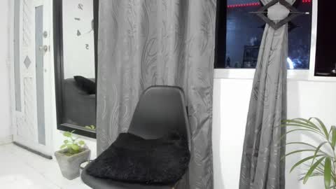 isabella online show from February 7, 2025, 10:19 am