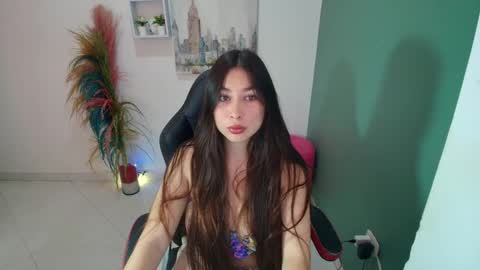 Snapshot of bella_99x chatting on February 11, 2026, 1:05 pm Bel 3 online show from February 11, 2026, 1:05 pm