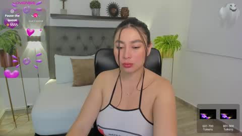 Snapshot of bella_99x chatting on February 27, 2026, 12:05 pm Bel 3 online show from February 27, 2026, 12:05 pm