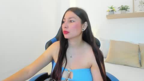 Snapshot of bella_99x chatting on July 17, 2026, 11:50 am Bel 3 online show from July 17, 2026, 11:50 am