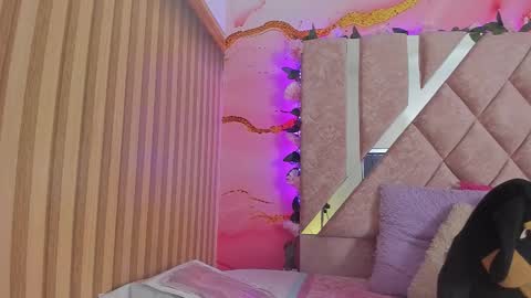 Melanie  online show from February 2, 2026, 10:36 am