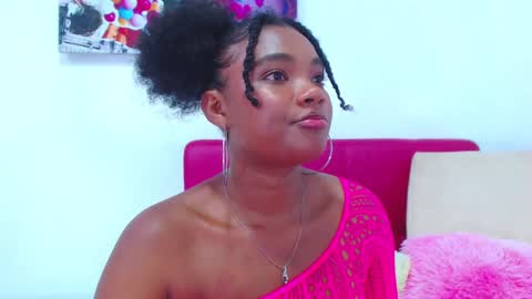 Snapshot of bella_adara1 chatting on February 4, 2025, 4:15 am CAMILA online show from February 4, 2025, 4:15 am