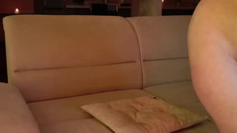 Bella online show from February 12, 2025, 11:09 pm