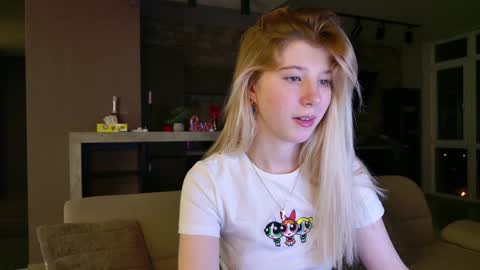 Bella online show from March 7, 2025, 8:33 pm