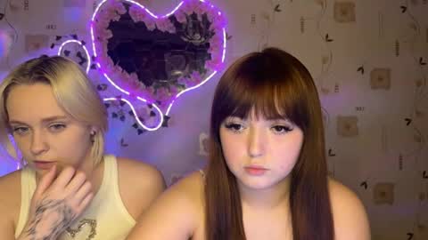 bella_and_alice online show from October 15, 2025, 3:01 pm