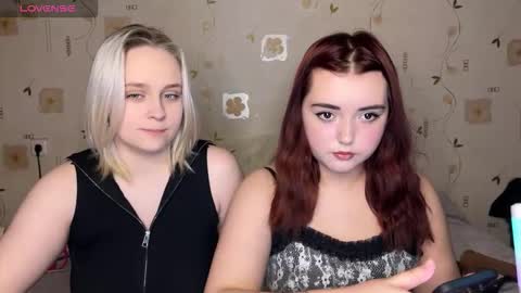 bella_and_alice online show from February 18, 2026, 2:40 am
