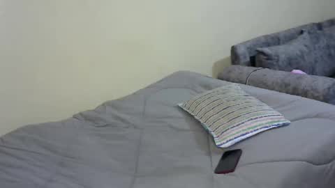 bella_c8 online show from May 2, 2026, 1:54 am