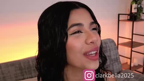 Snapshot of bella_clark1 chatting on September 21, 2025, 12:45 am bella clark1 online show from September 21, 2025, 12:45 am