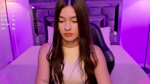 Snapshot of bella_clark2 chatting on October 30, 2025, 2:13 am Bella online show from October 30, 2025, 2:13 am