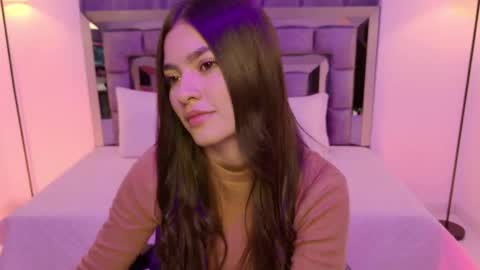 Snapshot of bella_clark2 chatting on November 4, 2025, 3:49 am Bella online show from November 4, 2025, 3:49 am