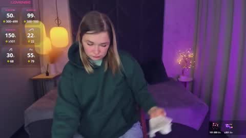 Bella online show from February 21, 2025, 7:43 pm