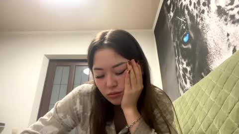 Hanna here Welcome  online show from April 19, 2026, 5:01 pm