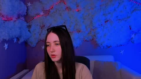Snapshot of bella_dorn chatting on April 1, 2026, 1:01 pm Bella online show from April 1, 2026, 1:01 pm
