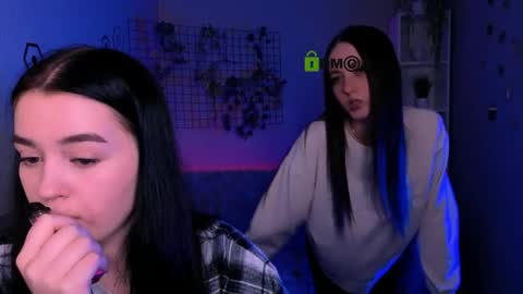 Snapshot of bella_dorn chatting on April 10, 2026, 7:40 pm Bella online show from April 10, 2026, 7:40 pm