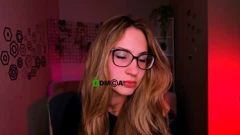 Snapshot of bella_dorn chatting on April 29, 2026, 7:20 pm Bella online show from April 29, 2026, 7:20 pm