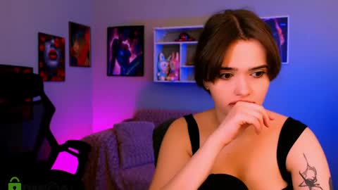 Snapshot of bella_dorn chatting on May 1, 2026, 9:14 am Bella online show from May 1, 2026, 9:14 am
