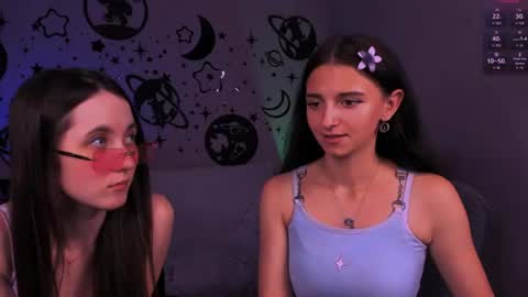 Snapshot of bella_dorn chatting on July 9, 2026, 3:38 pm Bella online show from July 9, 2026, 3:38 pm