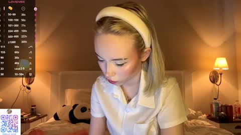 Snapshot of bella_gasp chatting on September 23, 2025, 9:23 am Jane online show from September 23, 2025, 9:23 am