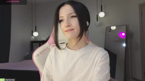 Snapshot of bella_hayes chatting on September 20, 2025, 3:29 am Bella next stream December 2 at 9pm gmt online show from September 20, 2025, 3:29 am