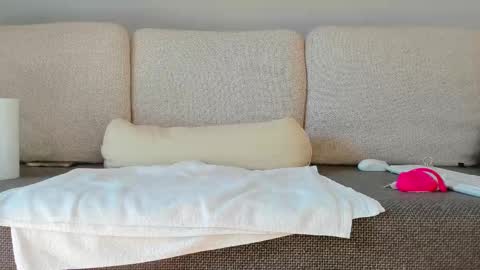 Anna  online show from February 9, 2025, 1:03 pm