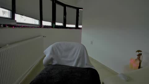 Anna  online show from April 1, 2026, 8:59 am