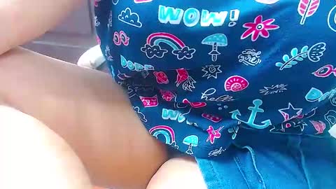 Snapshot of bella_lady_1_ chatting on December 11, 2024, 9:45 pm lady online show from December 11, 2024, 9:45 pm