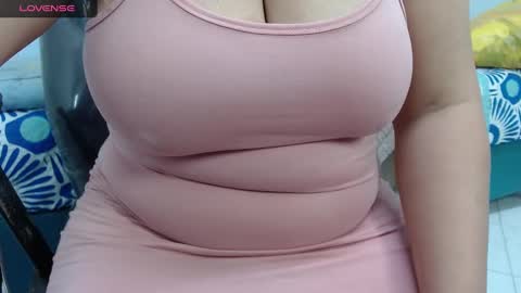 Snapshot of bella_lady_1_ chatting on February 19, 2025, 11:46 pm lady online show from February 19, 2025, 11:46 pm