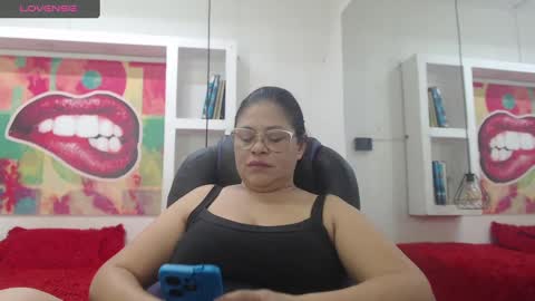 lady online show from November 7, 2025, 11:43 am