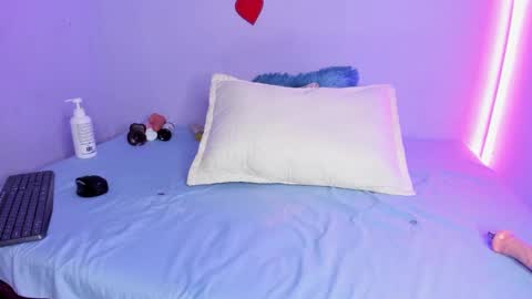 BELLA online show from March 4, 2025, 11:54 pm