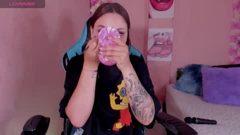 BELLA online show from September 18, 2025, 12:51 pm
