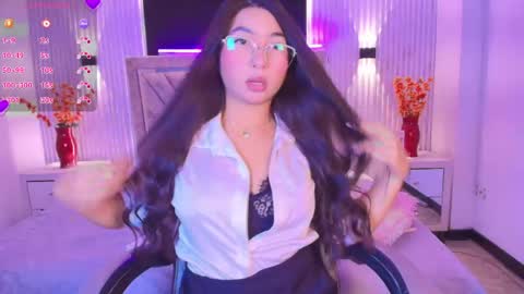 bella_martini_ online show from April 16, 2026, 11:55 am