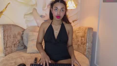 Snapshot of bella_moonlight_cr chatting on May 17, 2026, 3:48 am BELLA online show from May 17, 2026, 3:48 am