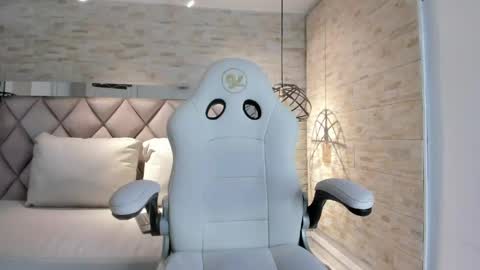 Snapshot of bella_novoa chatting on March 4, 2026, 5:13 am BELLA online show from March 4, 2026, 5:13 am