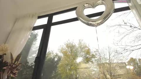 bella_posh online show from November 18, 2025, 6:18 am