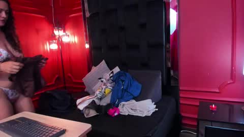 Bella Riviera online show from February 26, 2026, 7:46 pm