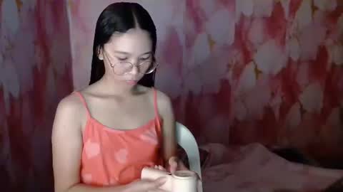 Snapshot of bella_saero chatting on May 2, 2026, 2:22 pm bella online show from May 2, 2026, 2:22 pm