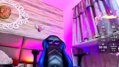     online show from September 26, 2025, 4:44 pm