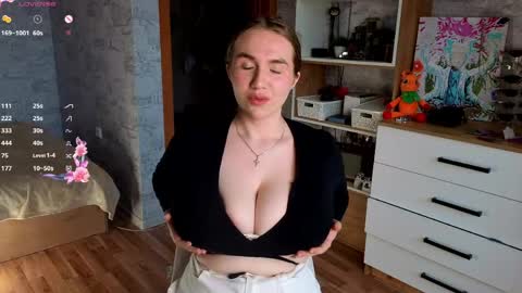 Bella online show from May 31, 2026, 3:08 pm