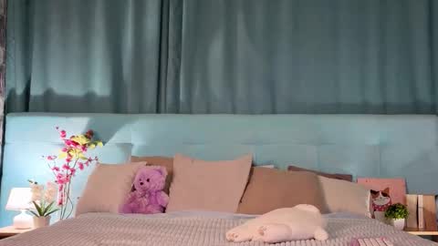 Bella online show from February 20, 2026, 1:02 am