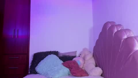 Valeria Model Independent online show from February 11, 2026, 4:17 am