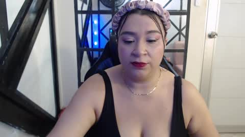 BELLA  online show from October 11, 2025, 12:15 pm