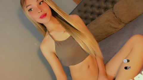 Snapshot of bella_tara chatting on May 18, 2026, 4:07 am Bella online show from May 18, 2026, 4:07 am